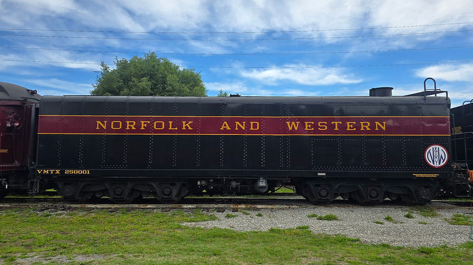 SUNSET MODELS 3RD RAIL NORFOLK & WESTERN BRASS AUXILARY TENDER 2 RAIL