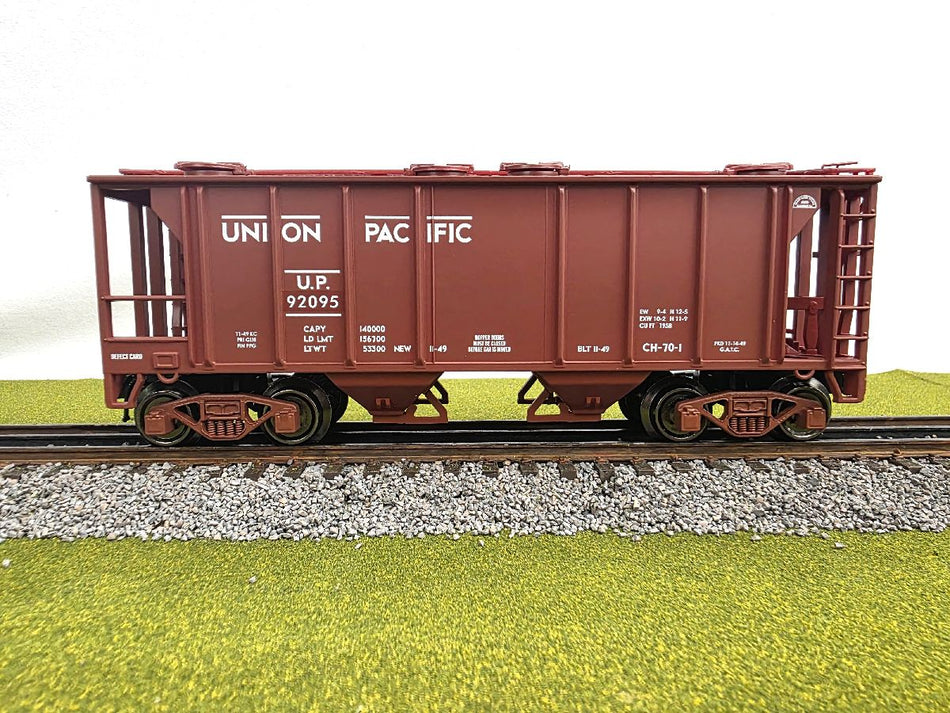 RMT 2 BAY COVERED HOPPER UP