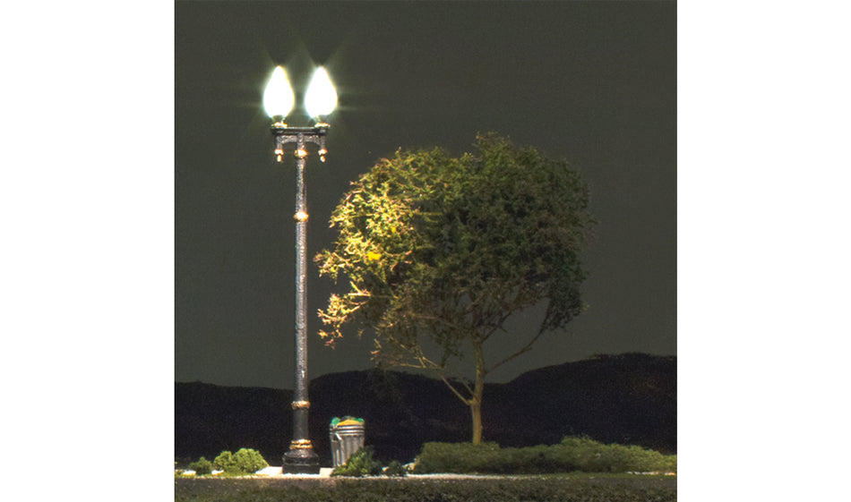 WOODLAND SCENICS DOUBLE LAMP POST STREET LIGHTS - O SCALE