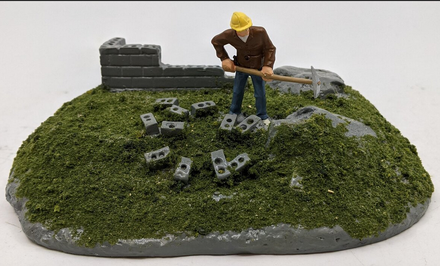 K-LINE OPERATING FIGURE WITH SLEDGEHAMMER (NEW IN BOX)
