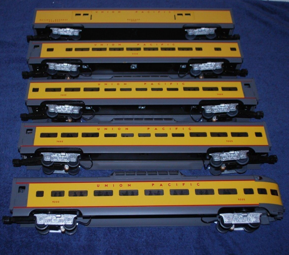 UNION PACIFIC O SCALE PREMIER 5-CAR 70' ALUMINUM PASSENGER SET - - SMOOTH PAINTED
